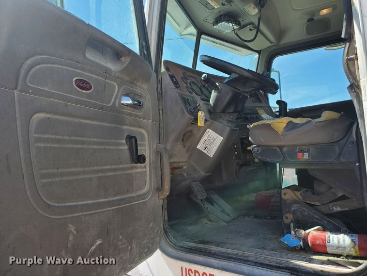 image for item GM9294 2008 Peterbilt 365  ready mix truck