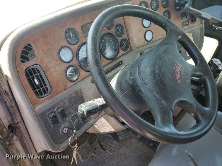 image for item GM9294 2008 Peterbilt 365  ready mix truck