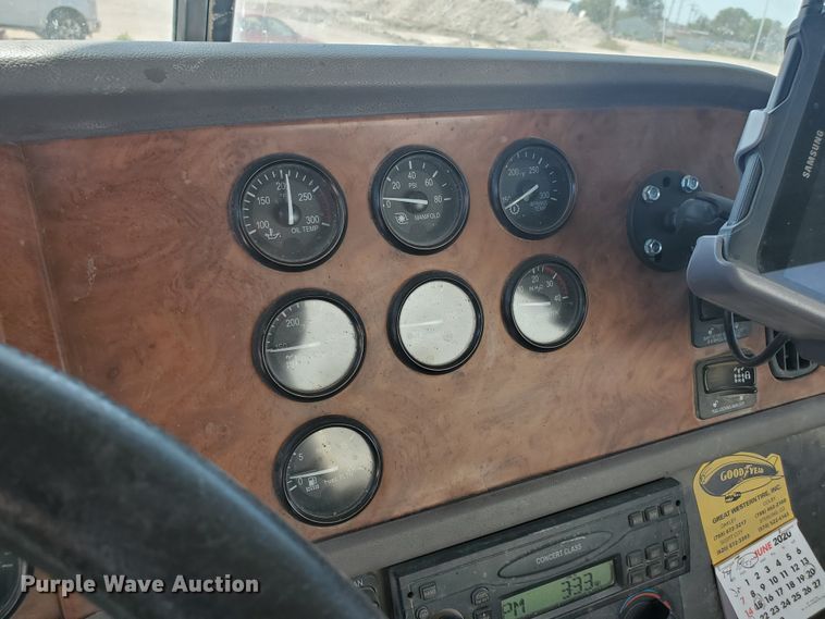 image for item GM9294 2008 Peterbilt 365  ready mix truck