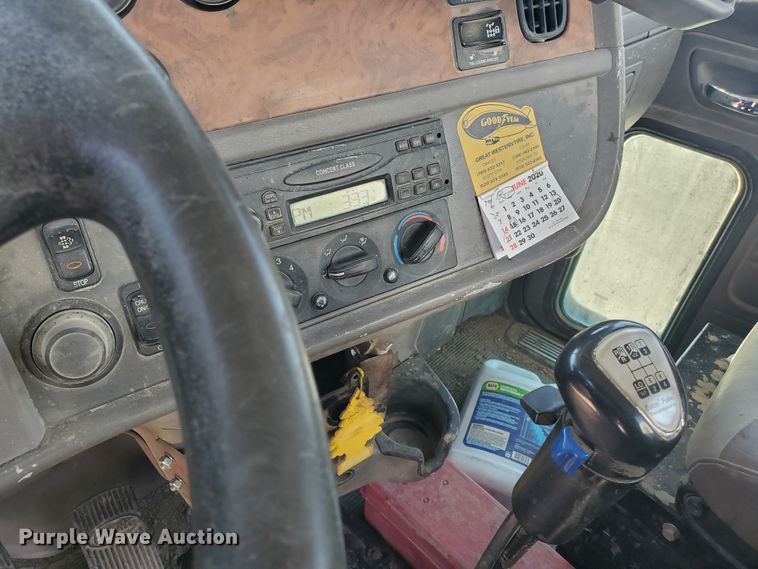 image for item GM9294 2008 Peterbilt 365  ready mix truck