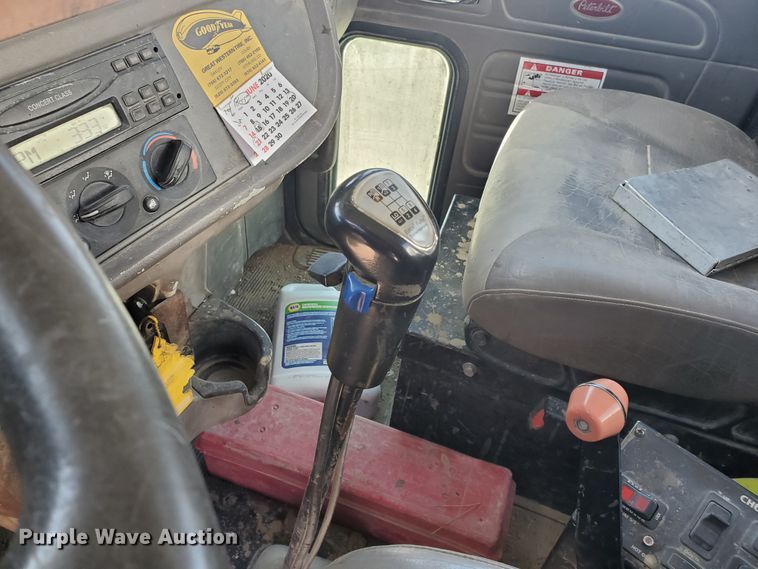 image for item GM9294 2008 Peterbilt 365  ready mix truck