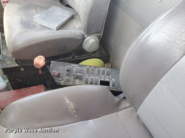 image for item GM9294 2008 Peterbilt 365  ready mix truck