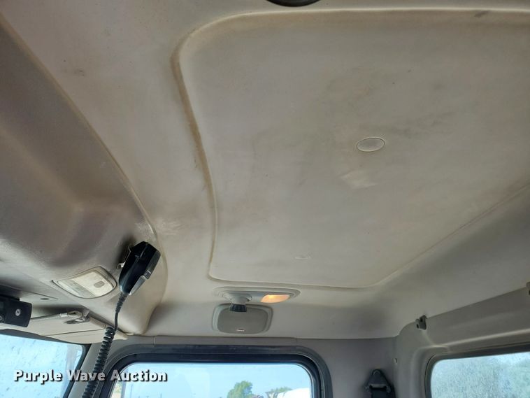 image for item GM9294 2008 Peterbilt 365  ready mix truck