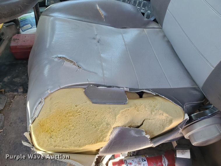 image for item GM9294 2008 Peterbilt 365  ready mix truck