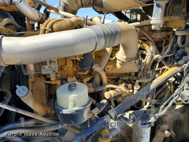 image for item GM9294 2008 Peterbilt 365  ready mix truck