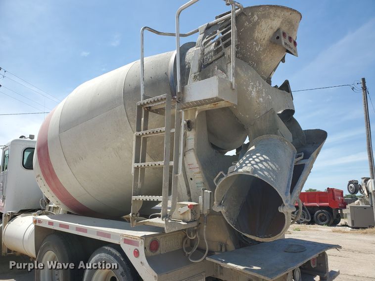 image for item GM9294 2008 Peterbilt 365  ready mix truck