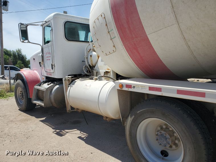 image for item GM9294 2008 Peterbilt 365  ready mix truck