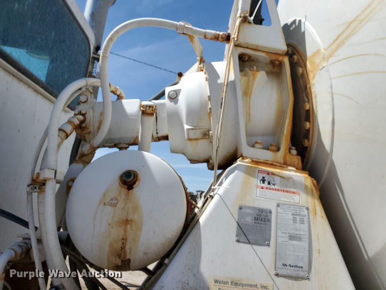 image for item GM9294 2008 Peterbilt 365  ready mix truck