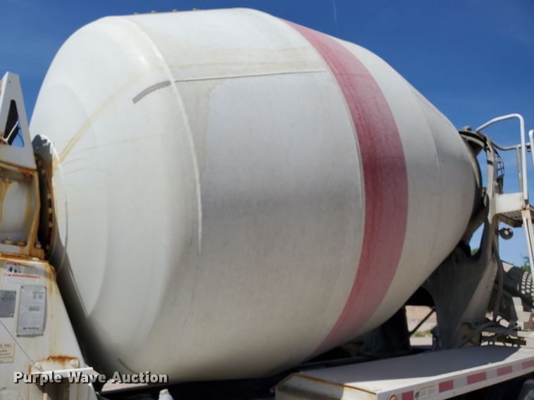 image for item GM9294 2008 Peterbilt 365  ready mix truck