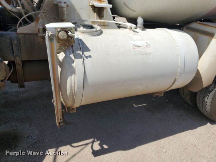 image for item GM9294 2008 Peterbilt 365  ready mix truck