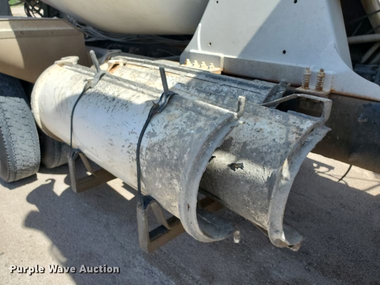 image for item GM9294 2008 Peterbilt 365  ready mix truck