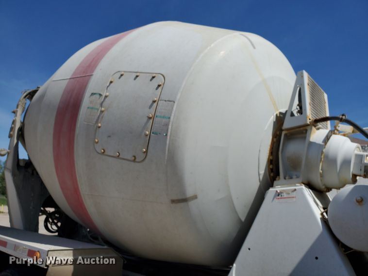 image for item GM9294 2008 Peterbilt 365  ready mix truck