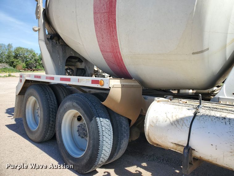 image for item GM9294 2008 Peterbilt 365  ready mix truck