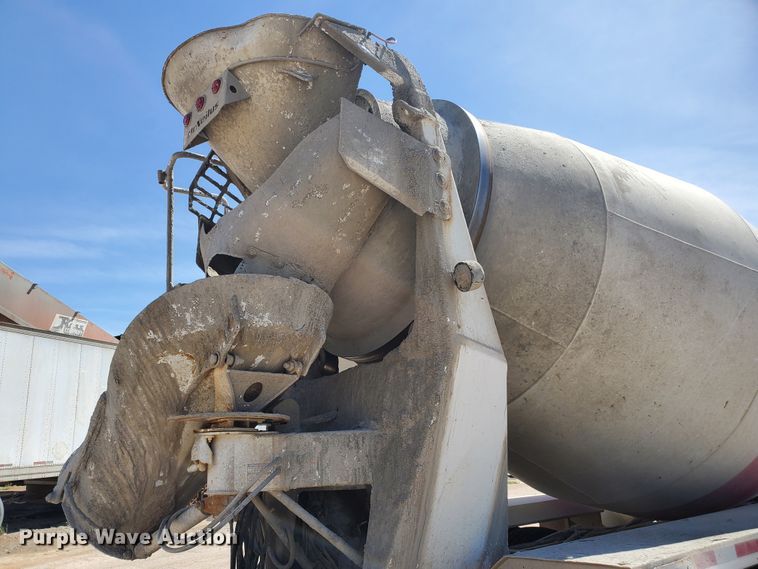 image for item GM9294 2008 Peterbilt 365  ready mix truck