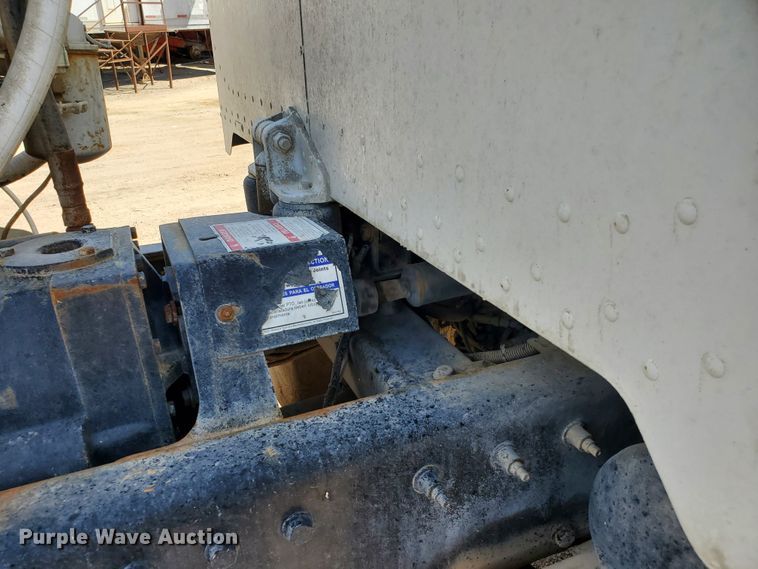 image for item GM9294 2008 Peterbilt 365  ready mix truck