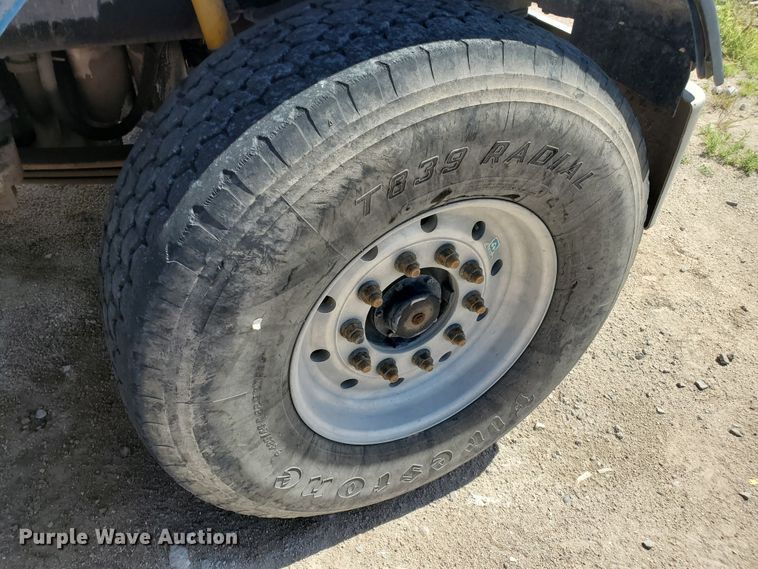 image for item GM9294 2008 Peterbilt 365  ready mix truck