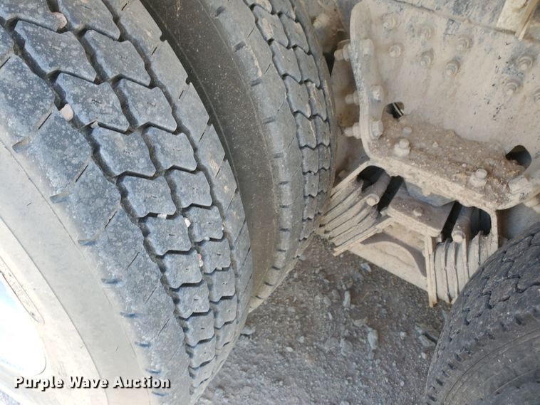 image for item GM9294 2008 Peterbilt 365  ready mix truck