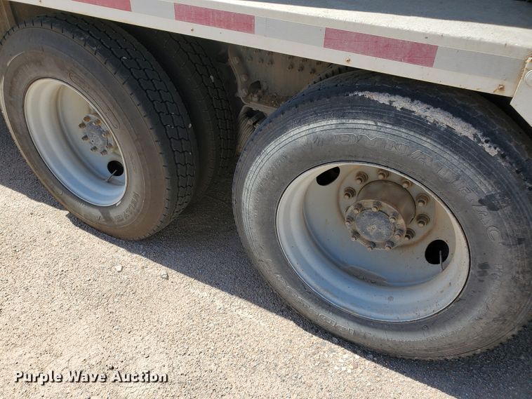 image for item GM9294 2008 Peterbilt 365  ready mix truck