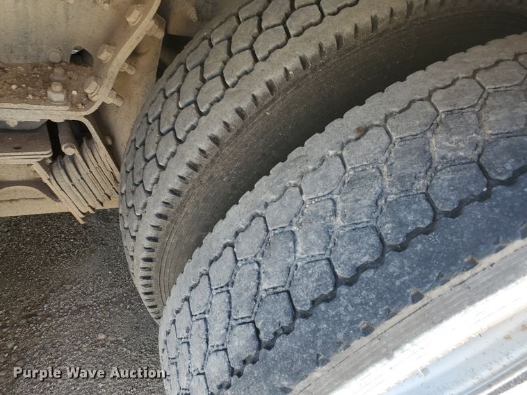 image for item GM9294 2008 Peterbilt 365  ready mix truck