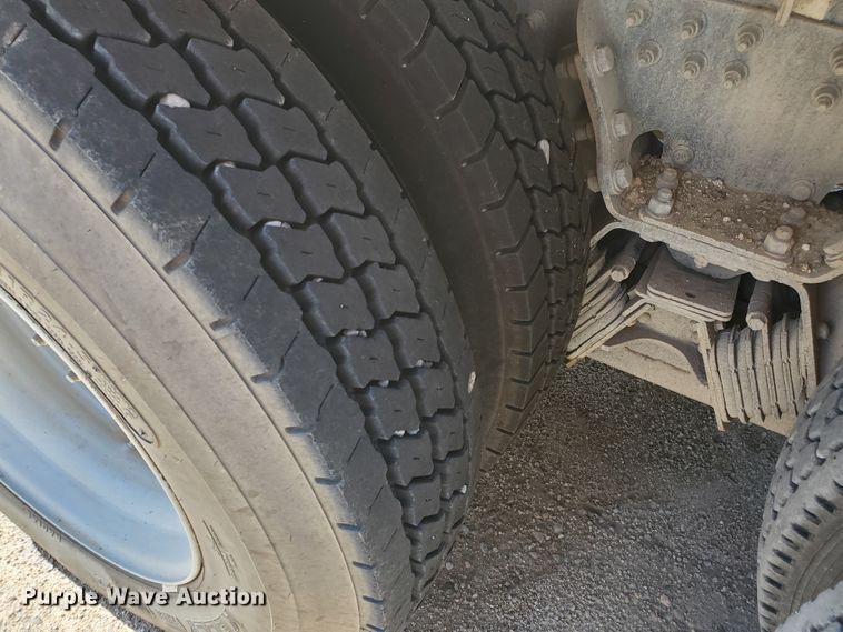 image for item GM9294 2008 Peterbilt 365  ready mix truck