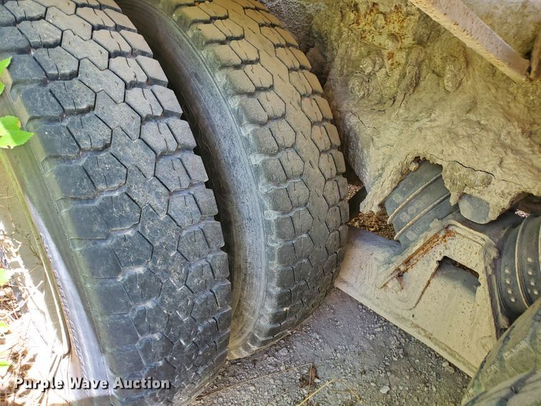 image for item GM9295 1999 Sterling L-Line  ready mix truck