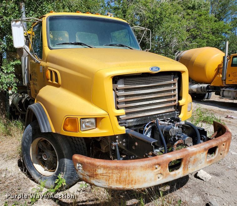 image for item GM9296 1998 Ford LT8000  ready mix truck