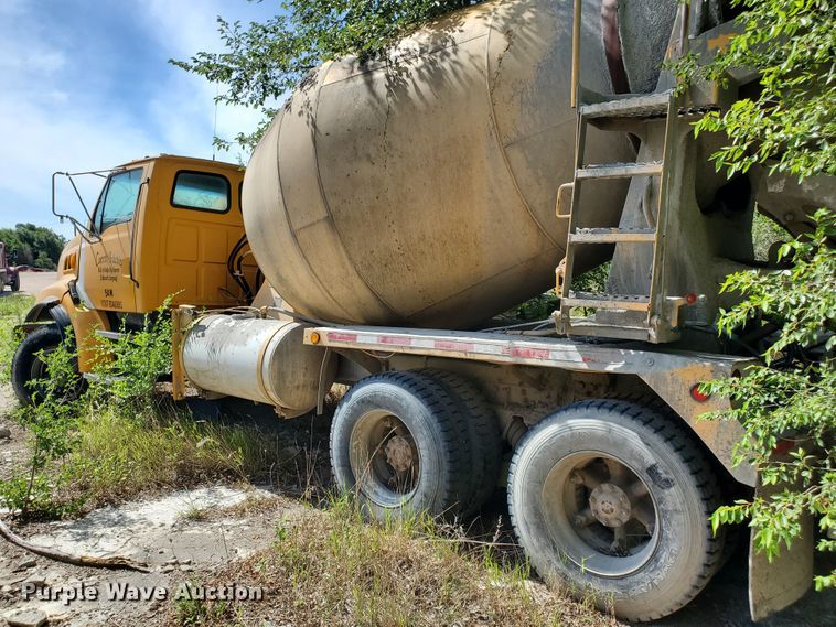 image for item GM9296 1998 Ford LT8000  ready mix truck