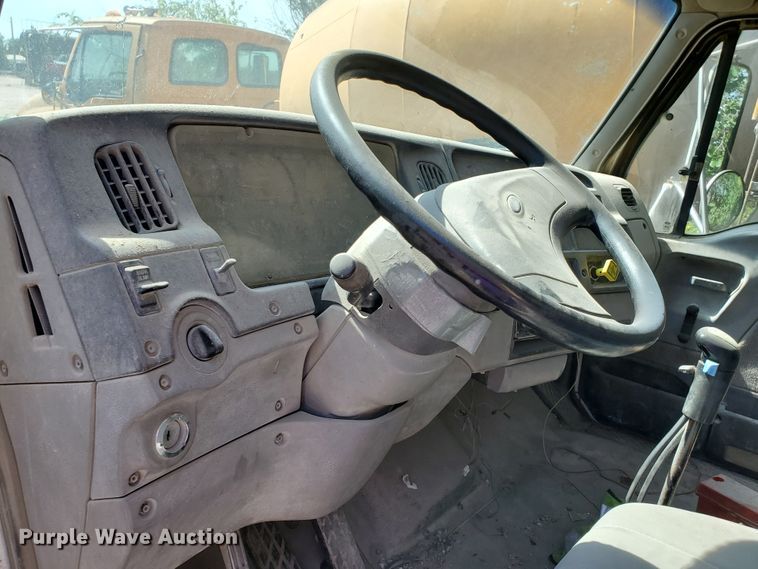 image for item GM9296 1998 Ford LT8000  ready mix truck