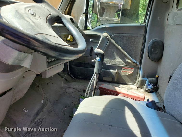 image for item GM9296 1998 Ford LT8000  ready mix truck