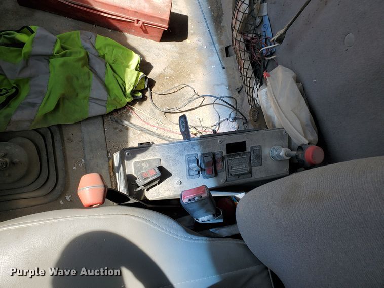 image for item GM9296 1998 Ford LT8000  ready mix truck