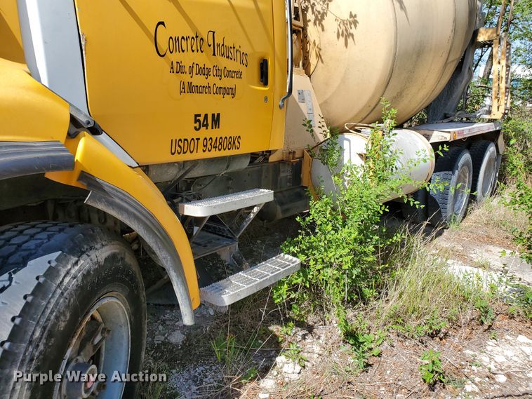 image for item GM9296 1998 Ford LT8000  ready mix truck