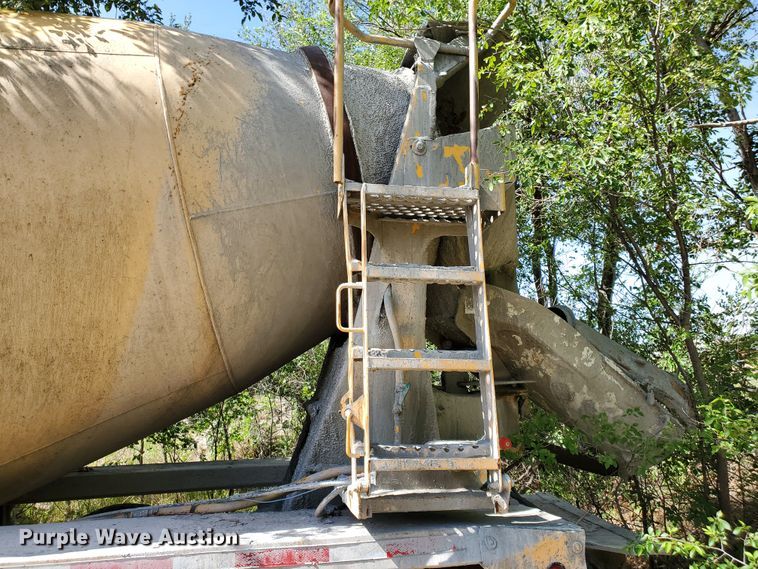 image for item GM9296 1998 Ford LT8000  ready mix truck