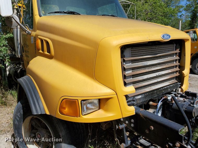 image for item GM9296 1998 Ford LT8000  ready mix truck