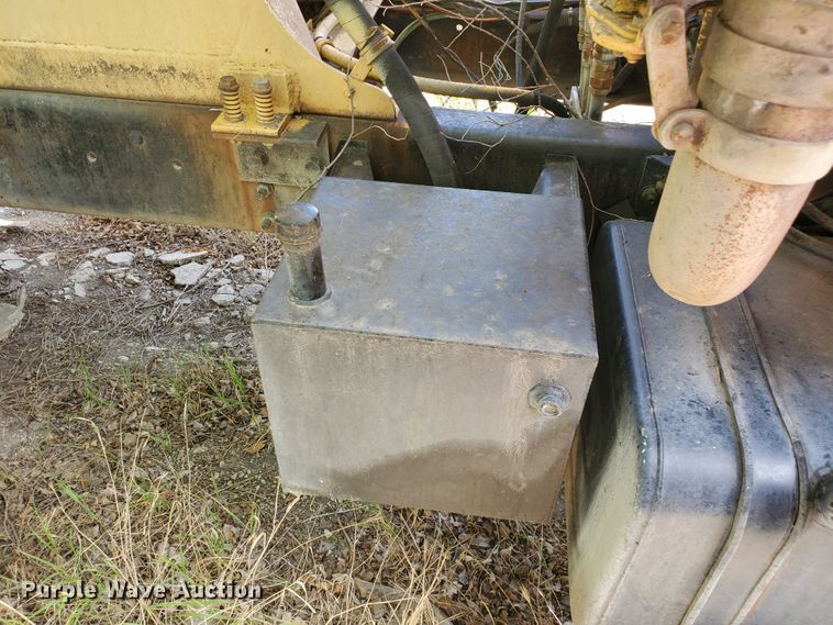 image for item GM9296 1998 Ford LT8000  ready mix truck