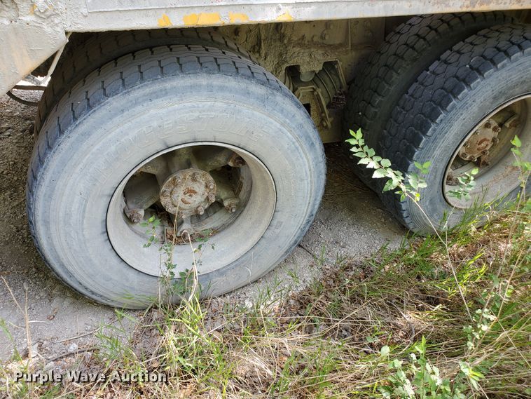 image for item GM9296 1998 Ford LT8000  ready mix truck