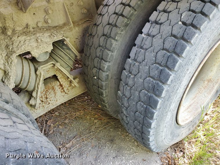 image for item GM9296 1998 Ford LT8000  ready mix truck