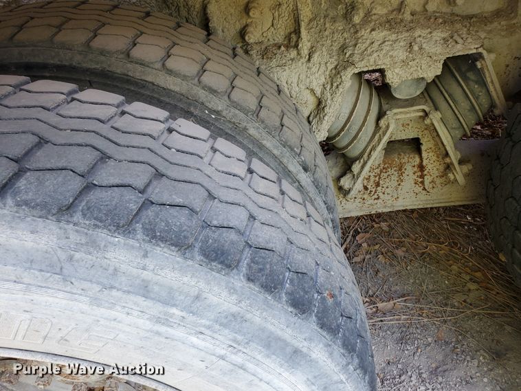 image for item GM9296 1998 Ford LT8000  ready mix truck