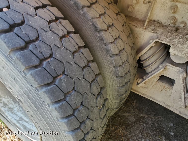 image for item GM9296 1998 Ford LT8000  ready mix truck