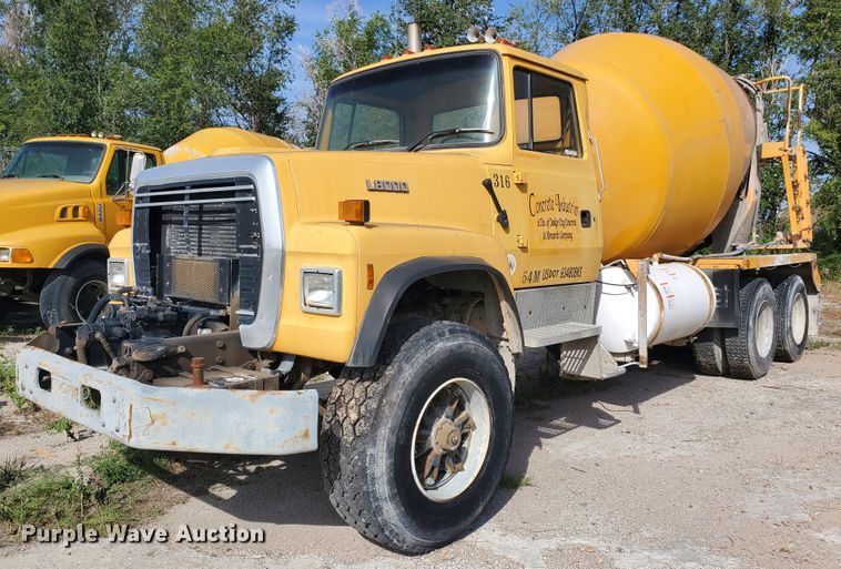image for item GM9297 1995 Ford L8000  ready mix truck
