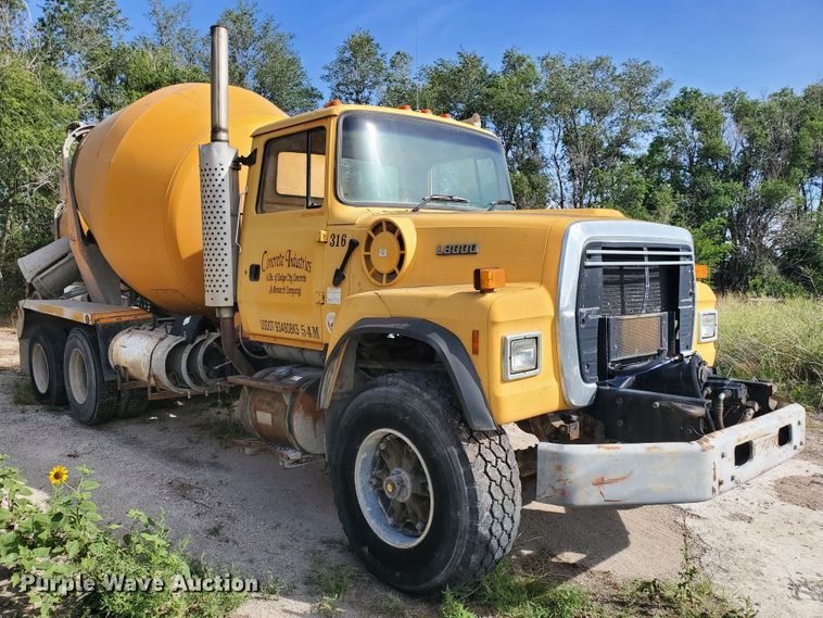 image for item GM9297 1995 Ford L8000  ready mix truck