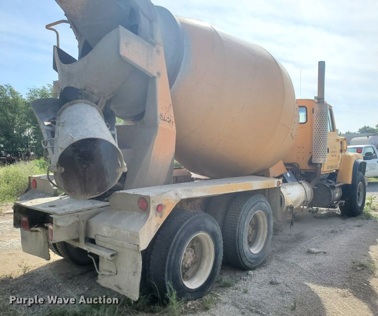 image for item GM9297 1995 Ford L8000  ready mix truck