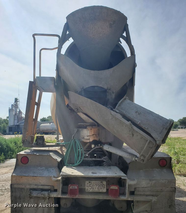 image for item GM9297 1995 Ford L8000  ready mix truck