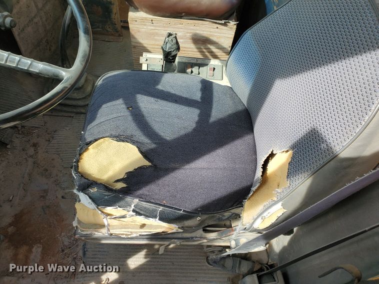 image for item GM9297 1995 Ford L8000  ready mix truck