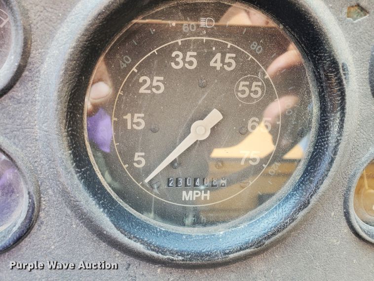 image for item GM9297 1995 Ford L8000  ready mix truck