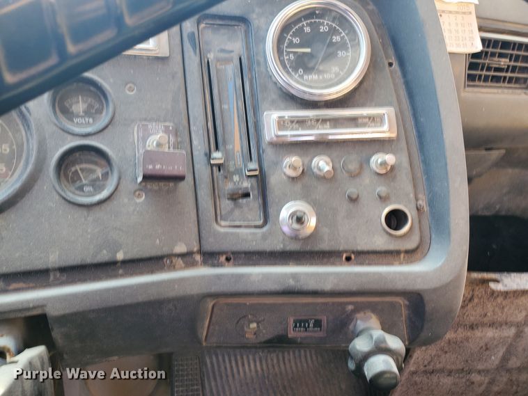 image for item GM9297 1995 Ford L8000  ready mix truck