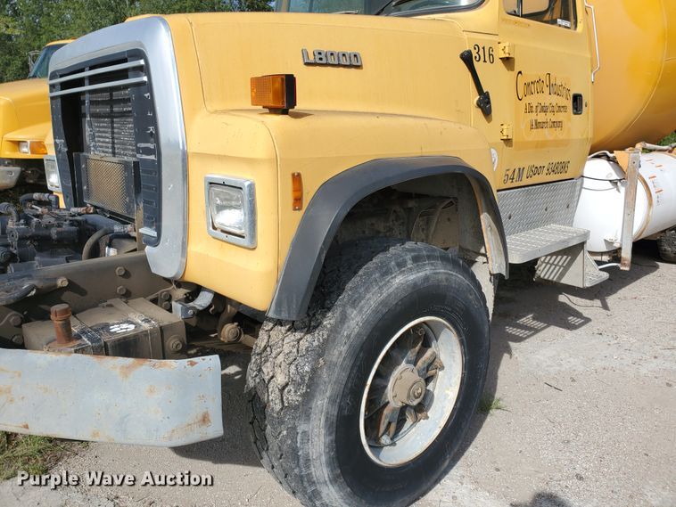 image for item GM9297 1995 Ford L8000  ready mix truck
