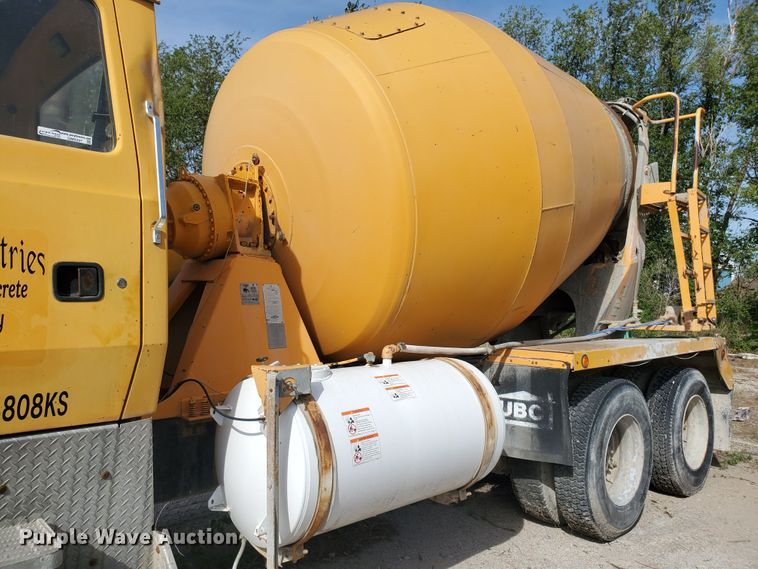 image for item GM9297 1995 Ford L8000  ready mix truck