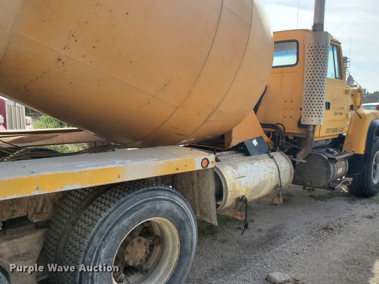 image for item GM9297 1995 Ford L8000  ready mix truck