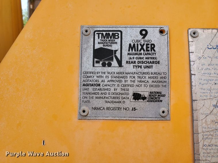 image for item GM9297 1995 Ford L8000  ready mix truck