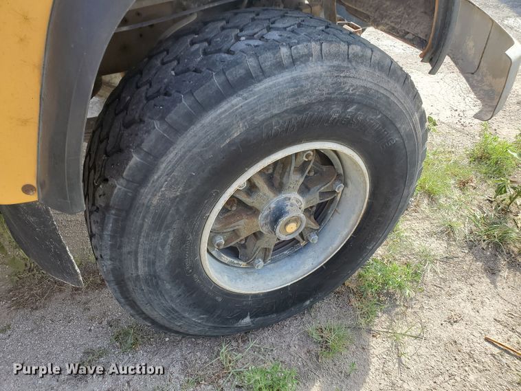 image for item GM9297 1995 Ford L8000  ready mix truck